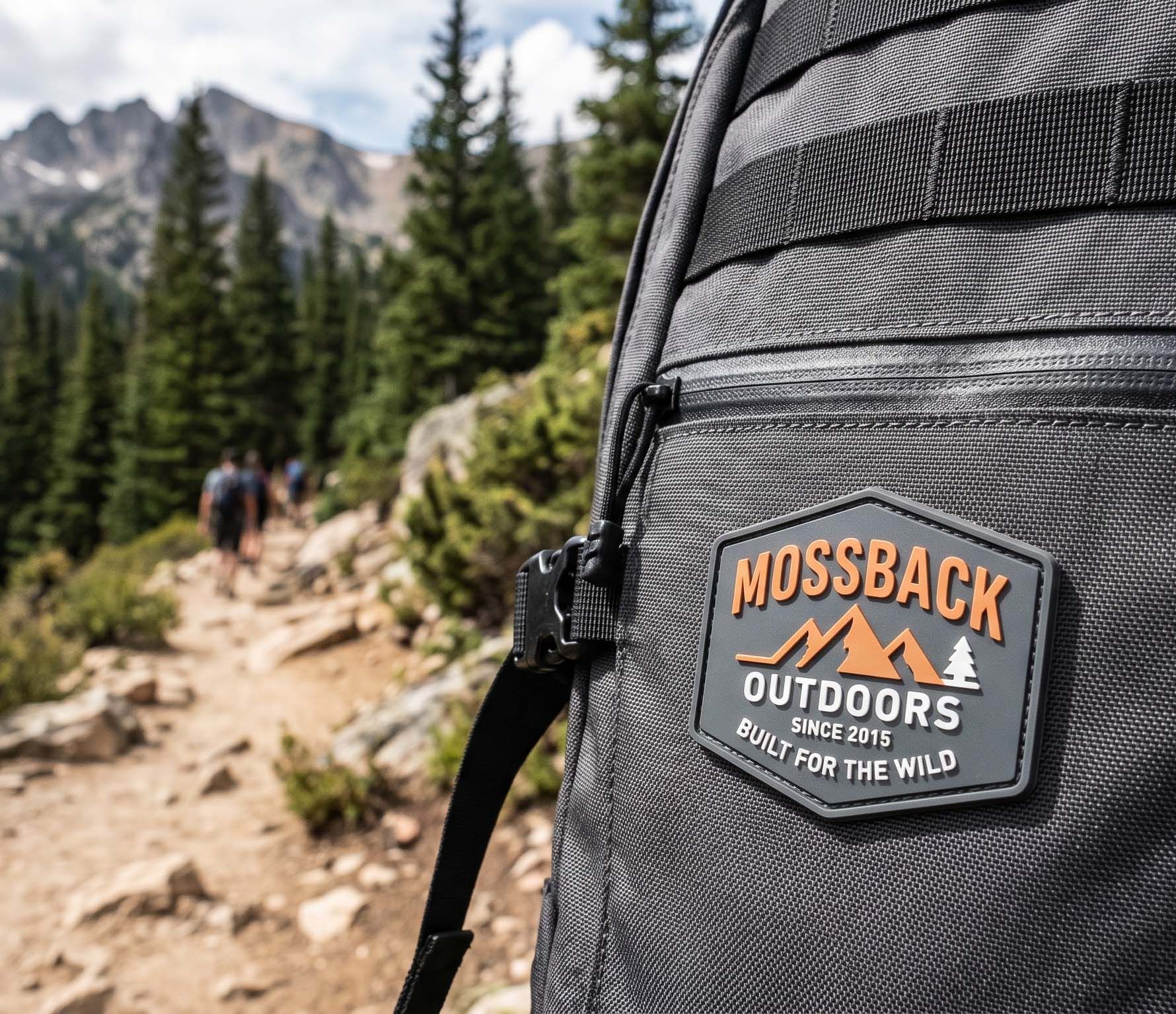 Логотип на outdoor-рюкзаке